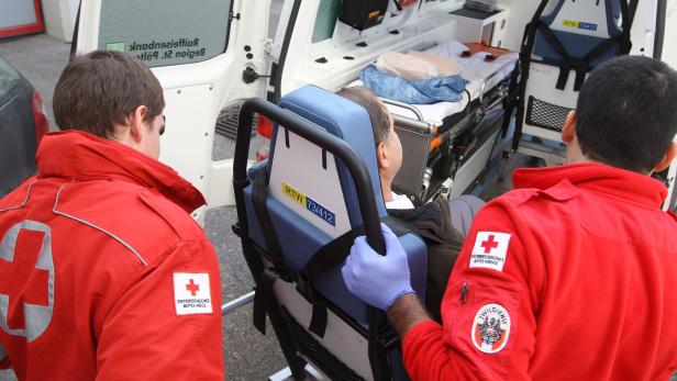 Junge Sanitäter vom Roten Kreuz in Wien: Knapp 54 Prozent in der Bundeshauptstadt wählen Zivildienst.