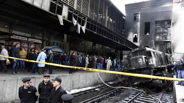 Mindestens 20 Tote und Verletzte bei Brand im Hauptbahnhof von Kairo