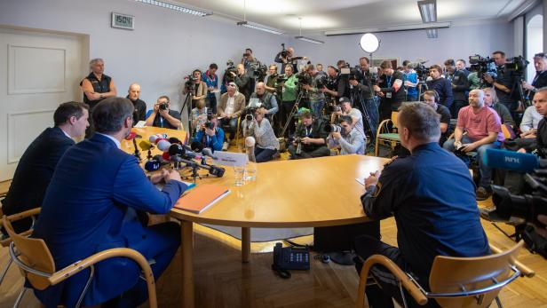 Großes Interesse: Bei der Pressekonferenz in Innsbruck waren zahlreiche Journalisten anwesend.
