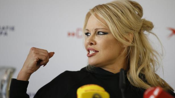 Pamela Anderson gibt sich kämpferisch.