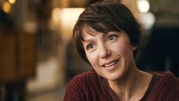 Die österreichische Schauspielerin Julia Koschitz wechselt die Genres, in denen sie agiert, häufig