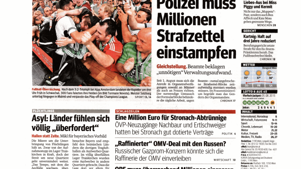 Jubelnde Fußballfans feiern eine Mannschaft, möglicherweise nach einem Sieg.