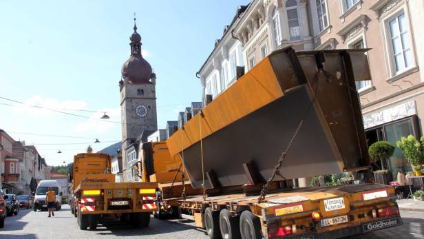 Beeindruckend: Mächtige Stahlträger in der City