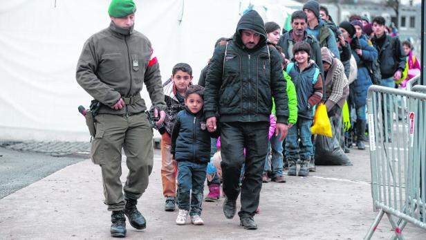 Viele Flüchtlinge wurden staatlich organisiert bis nach Spielfeld gebracht
