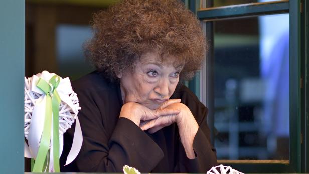 TV-JOURNALISTIN ELIZABETH T. SPIRA GESTORBEN