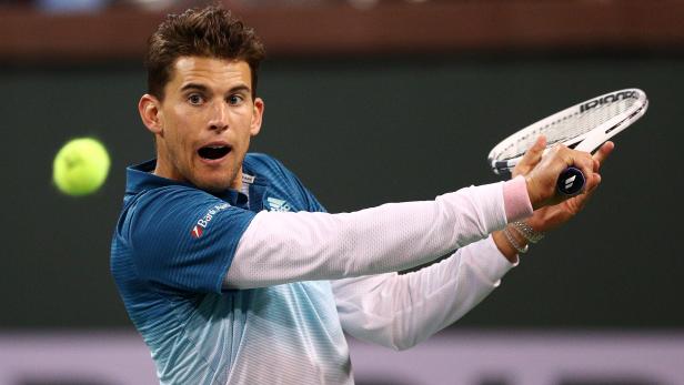 Dominic Thiem beim Aufschlag während eines Spiels.