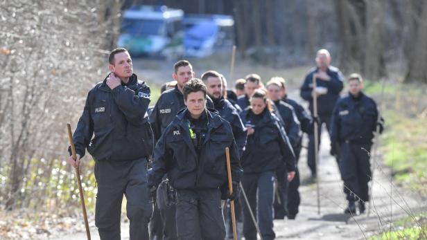 Suchtrupp am Donnerstag in Brandenburg.