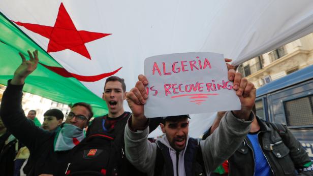 Algerien: Größter Massenprotest seit mehr als 20 Jahren