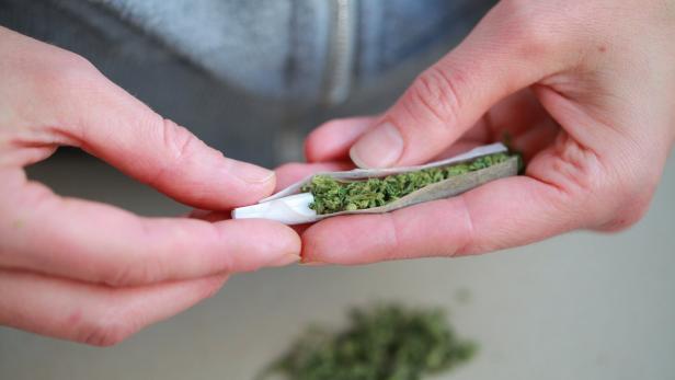 Drogen im Abwasser: Cannabis weitverbreitet, Anstieg bei Kokain
