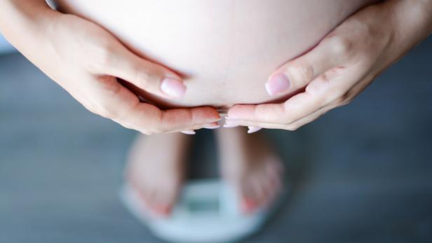 Kinder stark übergewichtiger Schwangerer entwickeln im Laufe ihres Lebens oft eine Fettleibigkeit.