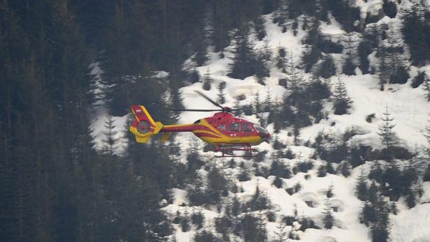 Das Land Tirol schaltet sich in dem Hubschrauber-Streit ein. (Symbolbild)