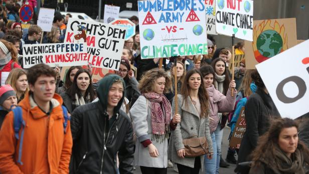 Mehr als 10.000 Schüler demonstrieren für den Klimaschutz