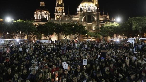 Tausende gingen in Guadalajara auf die Straße
