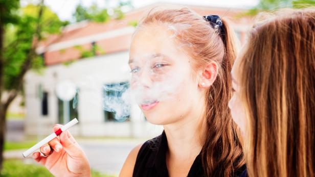 Dampfen statt Rauchen: Eine Gefahr für Kinder
