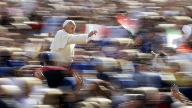 Er hat die besten Chancen - zumindest bei den Wettanbietern: Papst Franziskus wäre der erste Papst, der den Friedensnobelpreis bekommt.