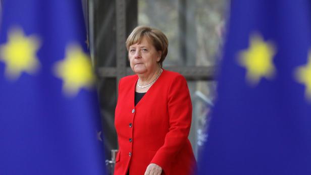 Brexit: Merkel knüpft Aufschub an Deal, Macron droht mit Veto