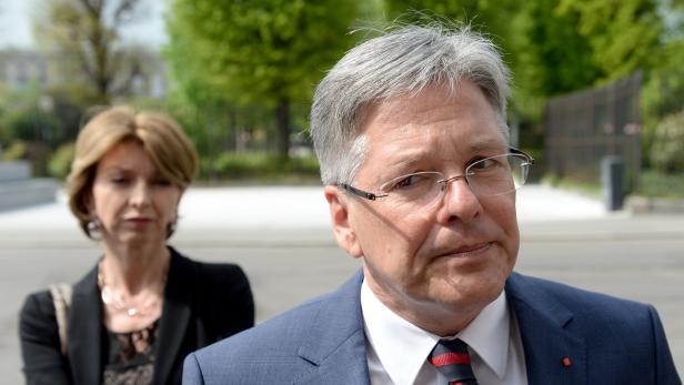 "Mit der Peitsche" habe Finanz-LR Gaby Schaunig (im Bild mit LH Kaiser) bei der Regierung Einsparungen durchgesetzt, lobt die ÖVP.
