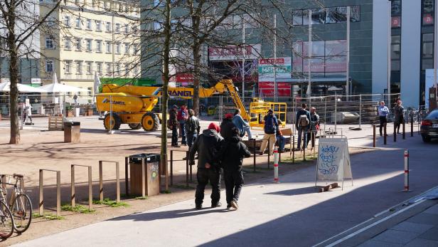 Am zentralen Linzer OK-Platz häuften sich zuletzt die Beschwerden über die Alko-Szene. Sie soll in den Bergschlösslpark umgelenkt werden