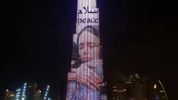 Dubai ehrt Neuseelands Premierministerin mit Bild auf Wolkenkratzer