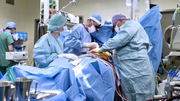 Patienten müssen fast 4 Monate auf Bandscheiben-Operation warten