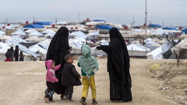 9.000 Frauen und Kinder von IS-Kämpfern in syrischem Lager