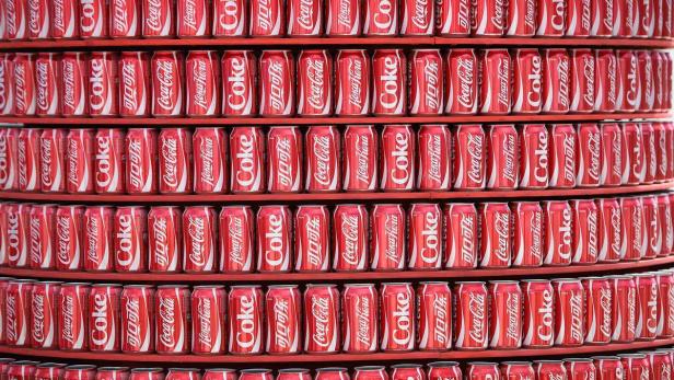Coca-Cola greift bei der Produktion traditionell auf Partnerfirmen zurück.