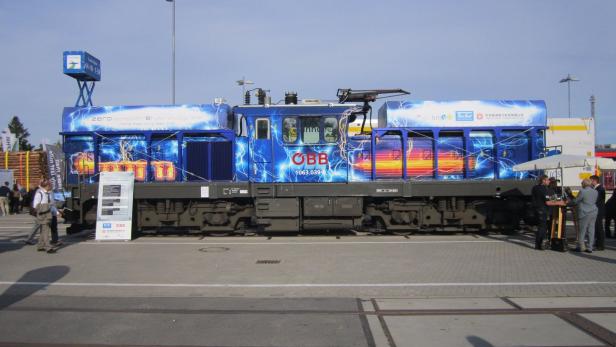Diese ÖBB-Lok wurde im Auftrag des chineseischen Konzerns CRRC von Firma Tecsol modernisiert