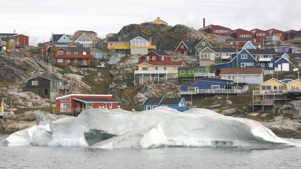 Der kleine Ort Ilulissat auf Grönland