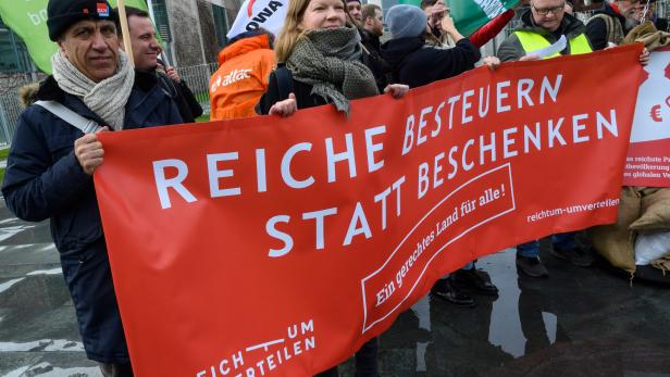 GERMANY-POLITICS-INEQUALITY-PROTEST