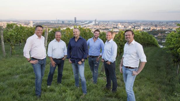 Die WienWein-Gruppe: Cobenzl-Chef Podsednik, Wieninger, Christ, Huber, Edlmoser und Lobner von Mayer am Pfarrplatz (v. li.).