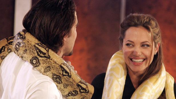 Jolie amüsierte sich bereits 2004 in der TV-Show &quot;Wetten, dass..?&quot; mit dem Hollywood-Schönling.