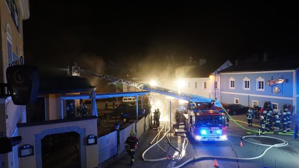 Brände in Kaffeehaus und Wirtshaus in OÖ: Keine Verletzten