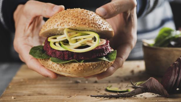 Fleisch muss Fleisch bleiben: EU will "Veggie-Burger" und Co. verbieten