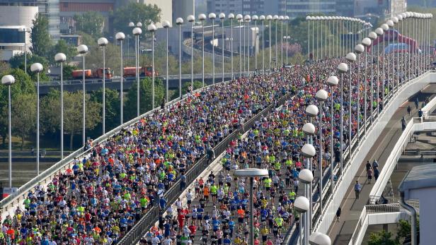 Während dem Vienna City Marathon gibt es viele Straßen-Sperren
