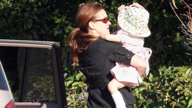 Als Nanny kann man sich durchaus beliebt machen: Sheryl Crow und Julia Roberts lieferten sich beispielsweise einen regelrechten Wettkampf um das renommierte Kindermädchen Marva Soogrim. Roberts konnte sie schließlich von Crow abwerben - die Nanny ist heute Millionärin.