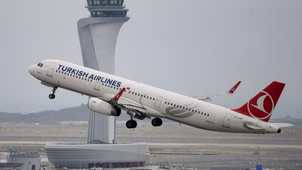 Istanbul: Neuer Mega-Flughafen geht in Betrieb