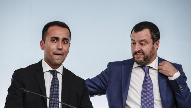 Vertrauen sie einander? Fünf-Sterne-Chef Di Maio (li.) verliert mit jedem Monat in der Koalition mit Lega-Chef Salvini an Popularität