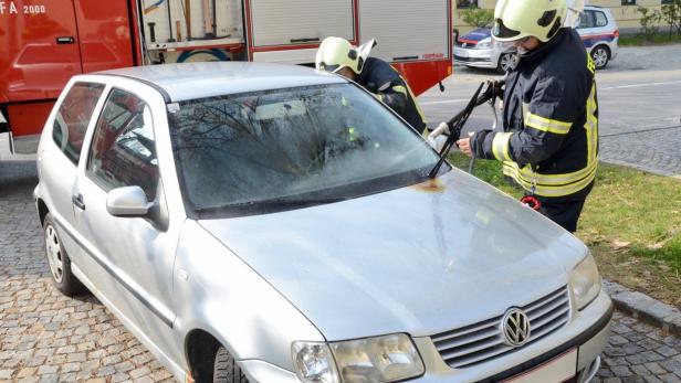 Autobrand: Bürgermeister als Retter in der Not