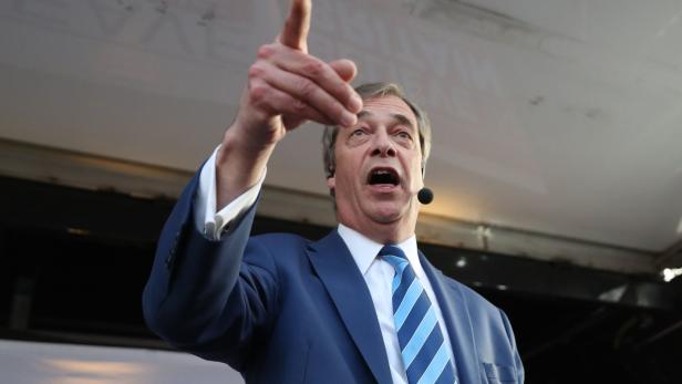 Farage: "Kampf, um Brexit zu retten, hat begonnen"