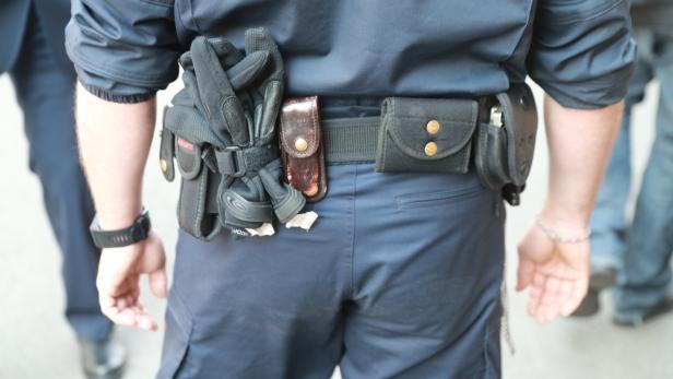 Handys geschmuggelt: Justizwachebeamte in Salzburg festgenommen