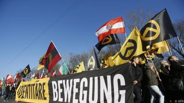 „FPÖ versucht gerade, sich von den Identitären zu distanzieren“.