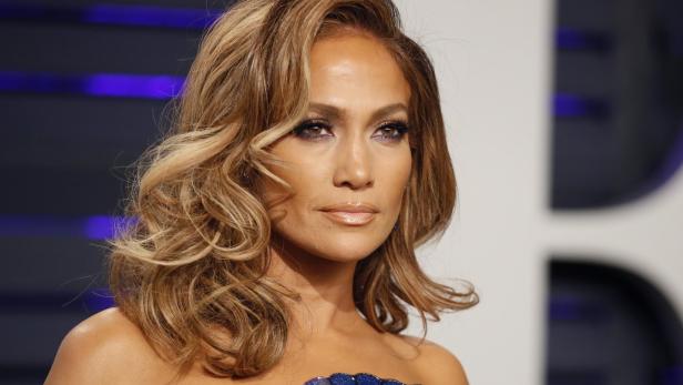 J-Lo äußerte sich erstmals zu den Vorwürfen an ihren Verlobten.