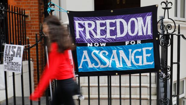 Assange: Chronologie von Aufstieg und Fall eines Staatsfeindes