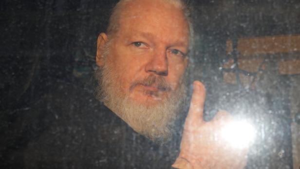 Wikileaks-Gründer Julian Assange nach seiner Festnahme in London.