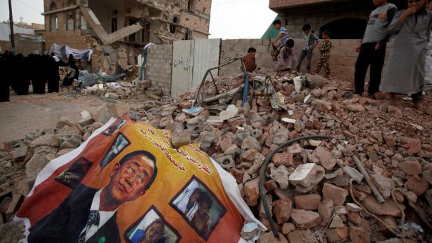 Gedenken an die Folgen eines saudisch-geführten Luftangriffs in Sanaa