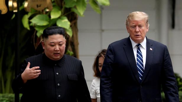 Trump und Kim Jong- un bei ihrem Treffen in Hanoi