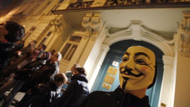 Anonymous bestiehlt US-Militär