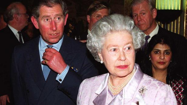 Queen hatte "Prinz Charles bereits aufgegeben"