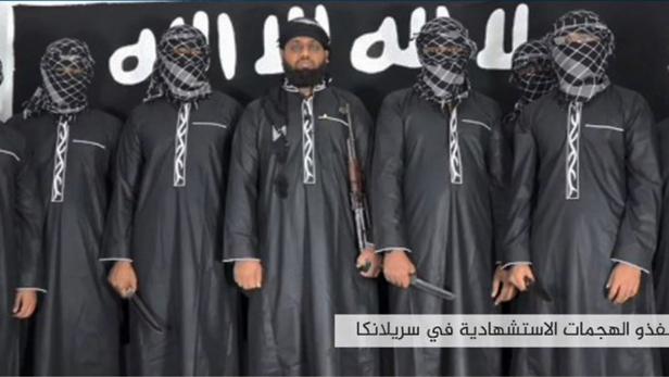 Hassprediger Zahran Hashim ist als einziger auf dem Foto des IS nicht vermummt