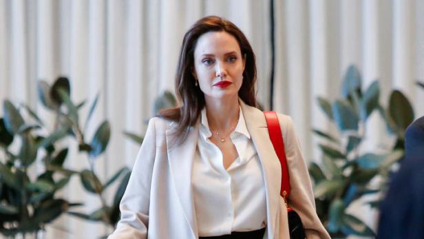 Angelina Jolie will nicht in die Rolle von Celine Dion schlüpfen.